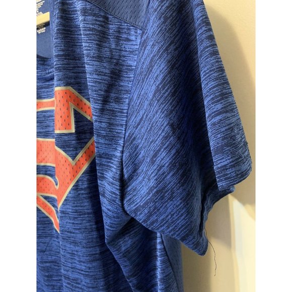 Superman‎ Blue Red T-shirt Short Sleeve Sz M Polyester - Picture 3 of 5